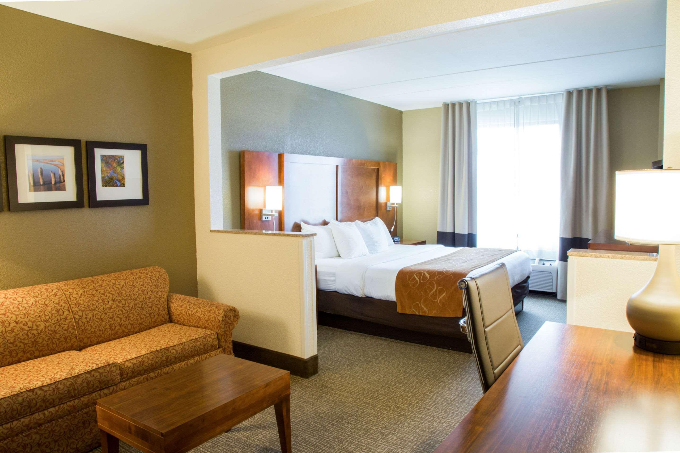 Comfort Suites Grand Rapids South Kentwood Exterior photo