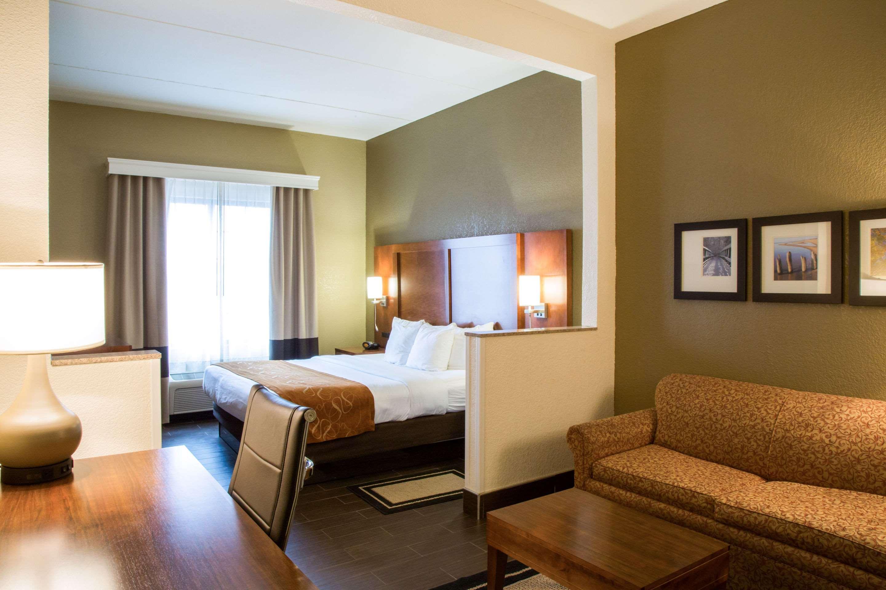 Comfort Suites Grand Rapids South Kentwood Exterior photo