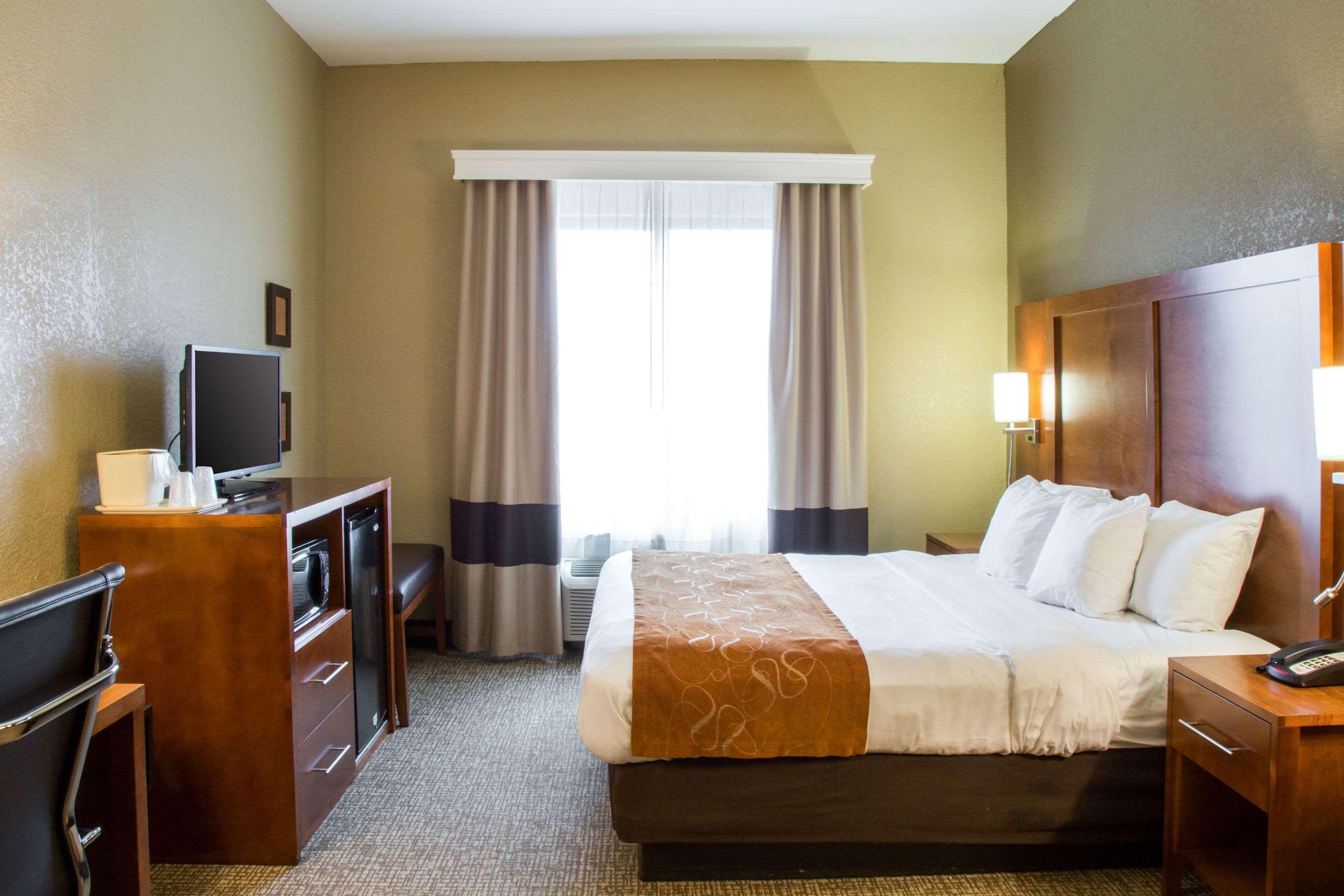 Comfort Suites Grand Rapids South Kentwood Exterior photo